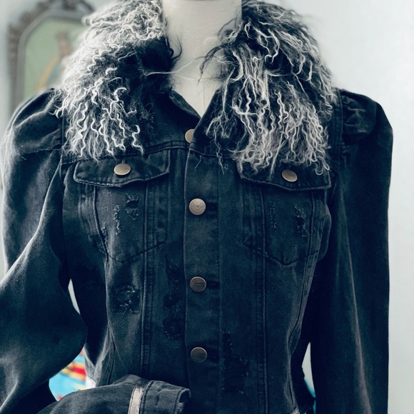 Women's Black Jean Jacket with Fur Collar